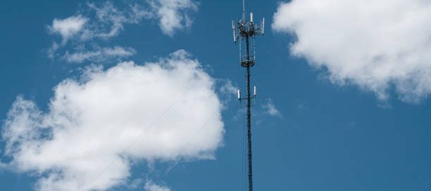 AT&T and Verizon delay 5G implementation.